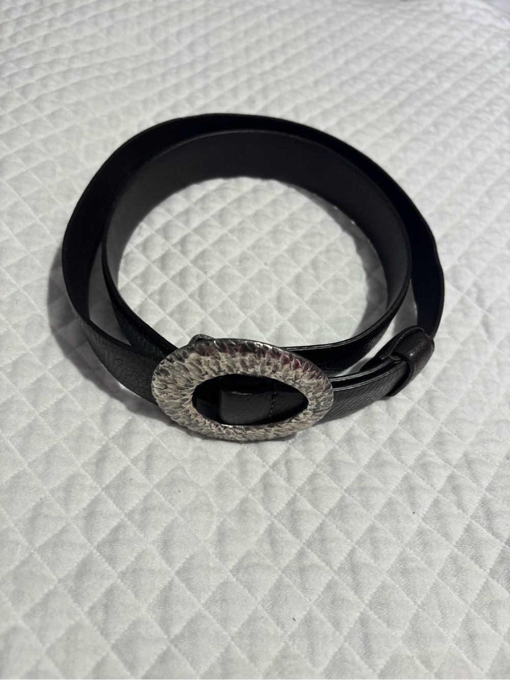 Chico’s Classic Dark Brown  Leather Belt with Hammered Silver Oval Buckle Sz M/L